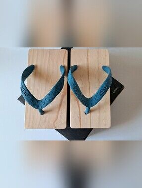 Kiko Brand Traditional Japanese Wooden Geta Sandals